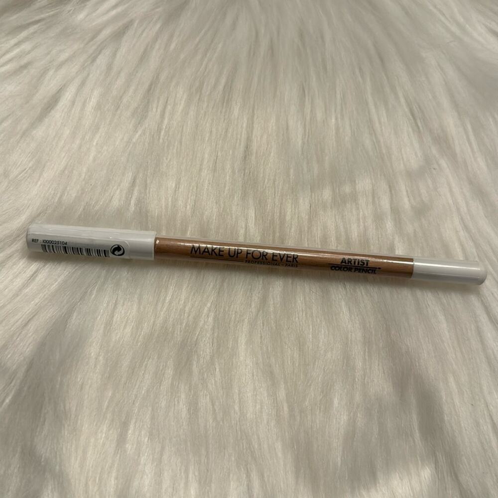 MAKE UP FOR EVER ARTIST COLOR PENCIL
BROW, EYE & LIP LINER 104 All Around White